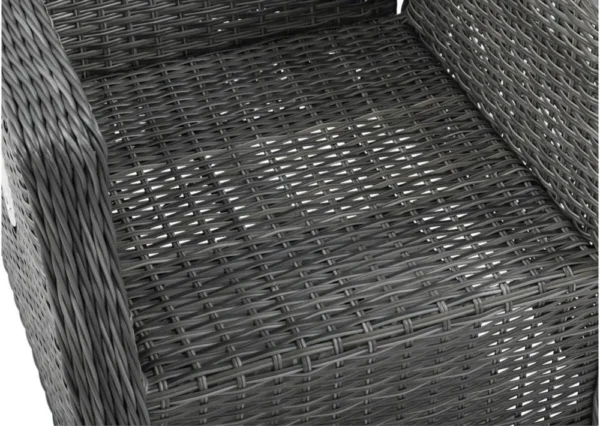 detail sedačky, znázornený ratan